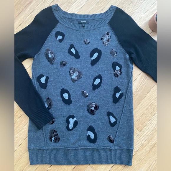 APT. 9 Leopard Print Embellished Crew Neck Black Gray Sweater size S - Picture 3 of 7
